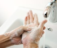 8 эффективных средств отмыть руки после огорода
